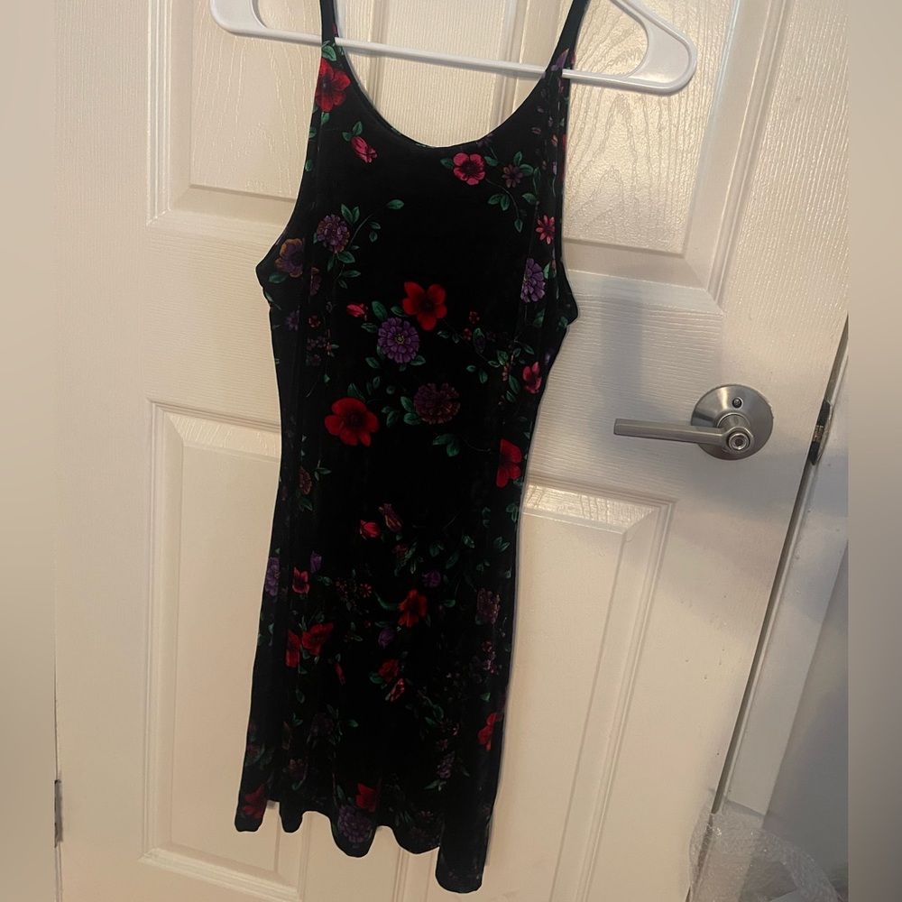 Betsy's Johnson Black Flower Dress size Large